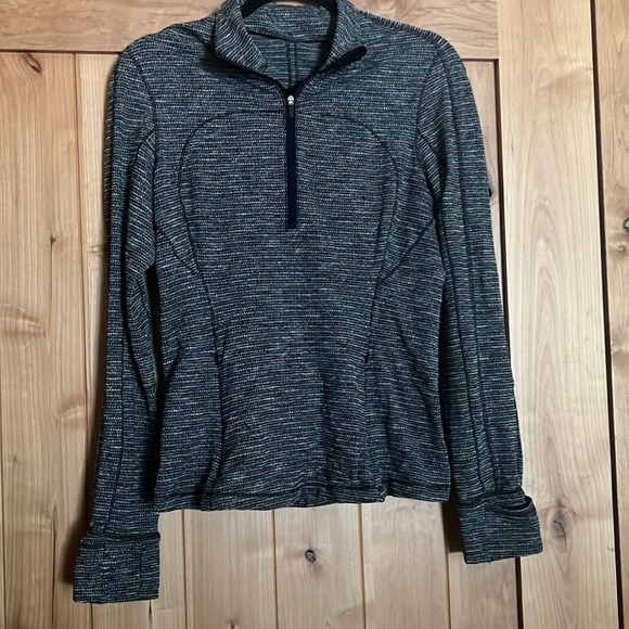 lululemon athletica Tops - LULULEMON base runner black & grey 1/4 zip pullover thumb holes size 8 EUC
